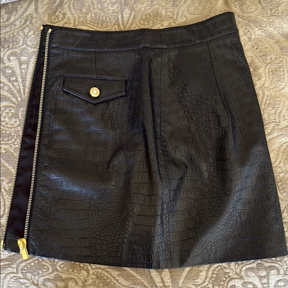 Mini Pencil Skirt for Work Black front Zipper - Picture 8 of 9
